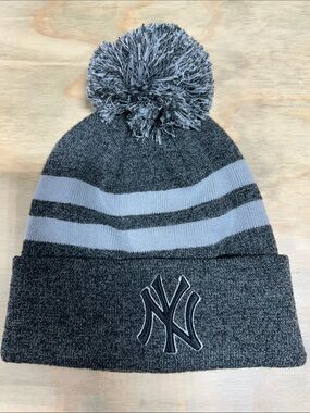 NY Pom Beanie Hat - Gray